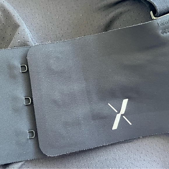 Knix Padded V-Neck Bra - Thin Strap - Picture 8 of 8